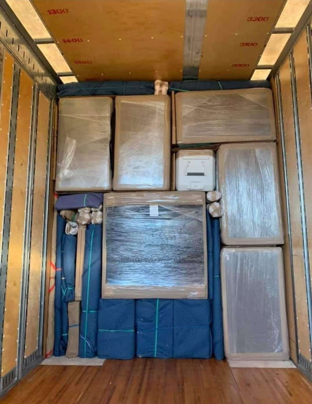 how to load a moving truck